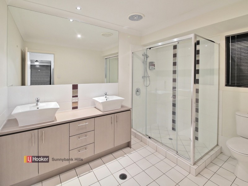 4 Morialta Place, Parkinson QLD 4115