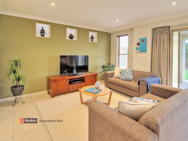 19 Trevi Close, Eight Mile Plains QLD 4113