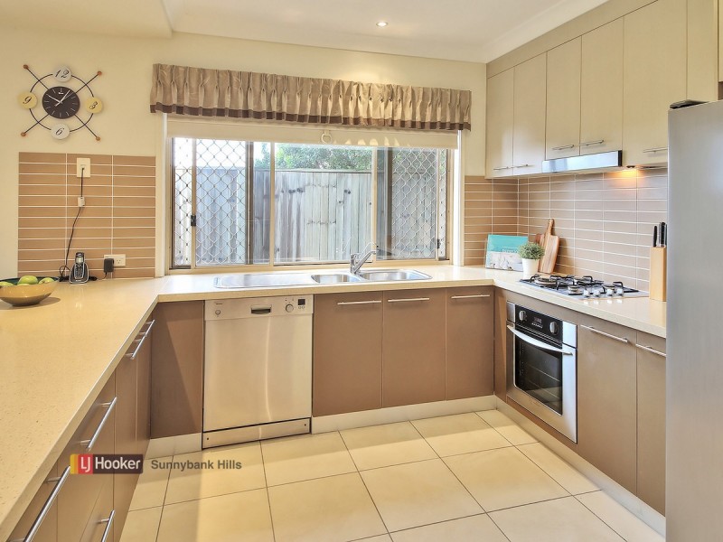 19 Trevi Close, Eight Mile Plains QLD 4113