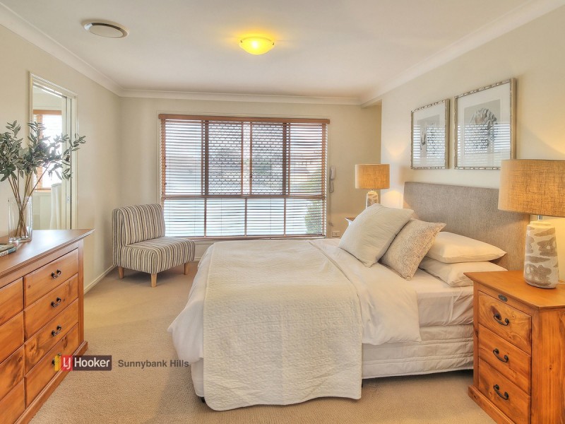 19 Trevi Close, Eight Mile Plains QLD 4113