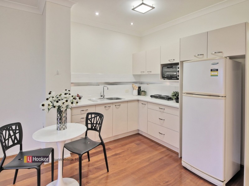 5 Henderson Street, Eight Mile Plains QLD 4113