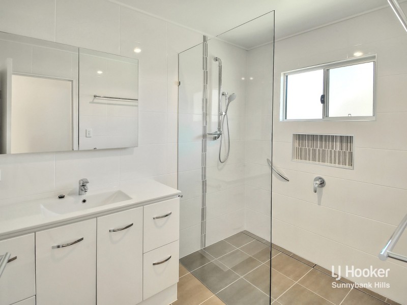 15 Fair Street, Wishart QLD 4122