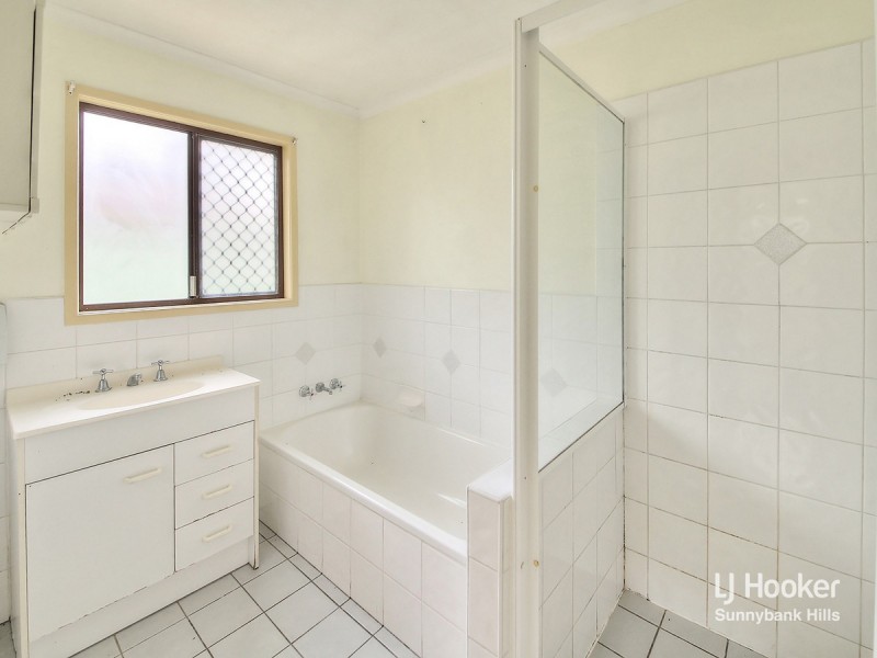 1 Strover Court, Springwood QLD 4127