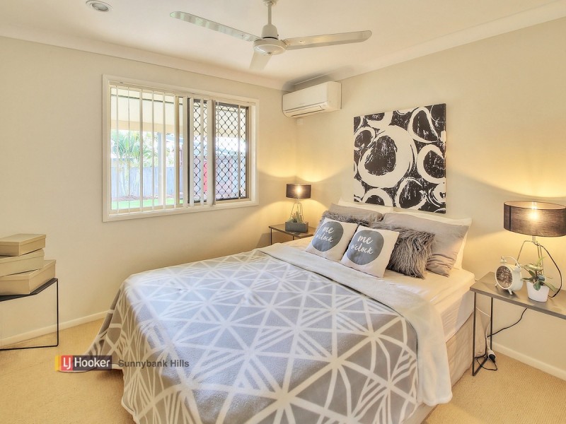12 Strathaird Place, Parkinson QLD 4115