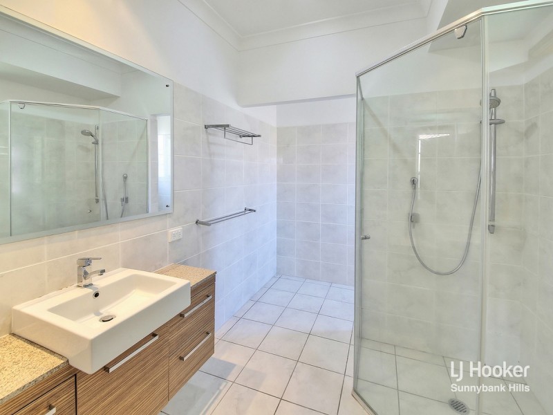 10 Lincoln Place, Stretton QLD 4116