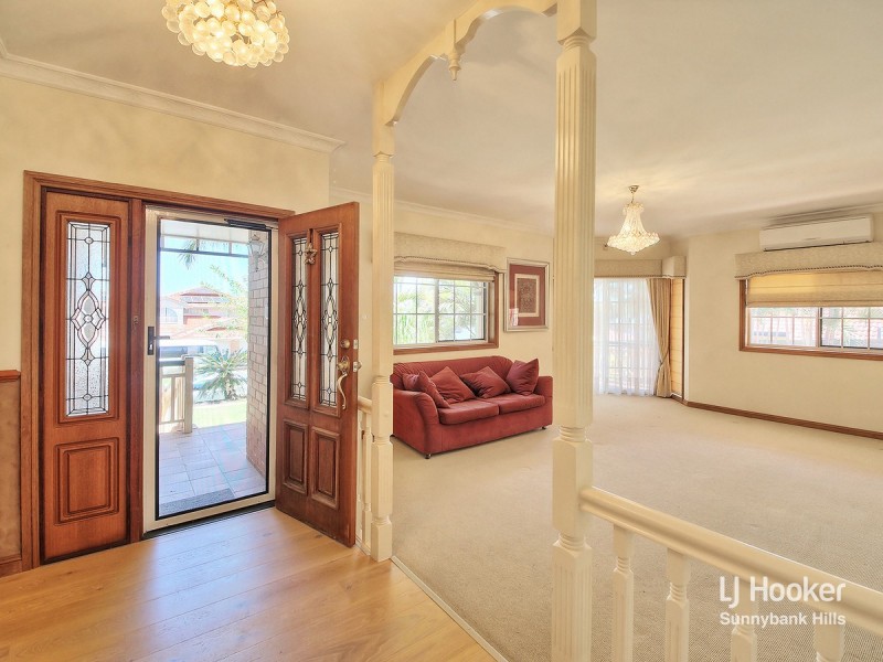 10 Lincoln Place, Stretton QLD 4116