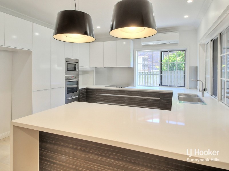 10 Lincoln Place, Stretton QLD 4116