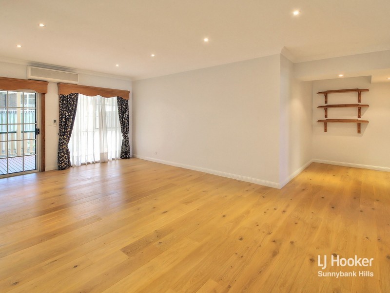 10 Lincoln Place, Stretton QLD 4116