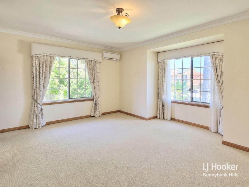 10 Lincoln Place, Stretton QLD 4116