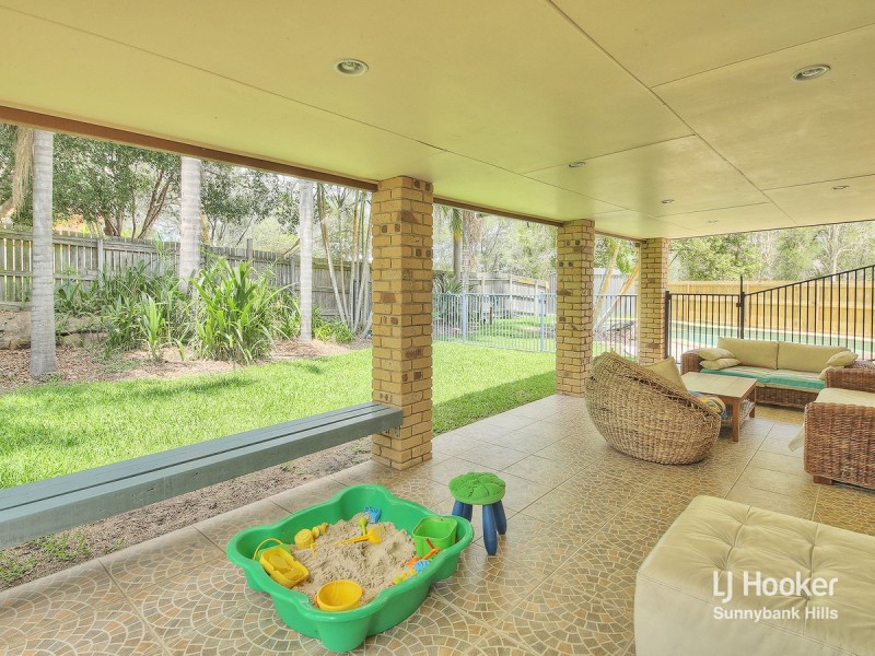 15 Japonica Place, Calamvale QLD 4116