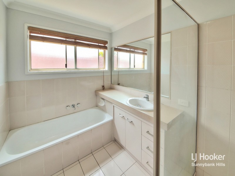 15 Japonica Place, Calamvale QLD 4116