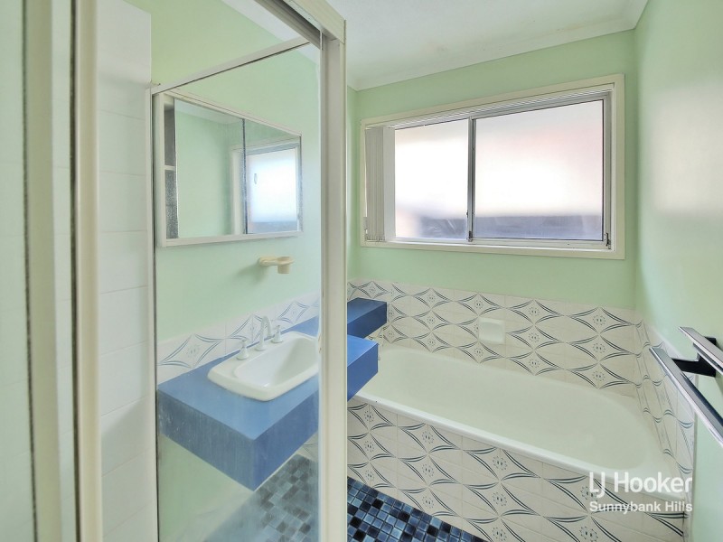 2 Belmore Drive, Rochedale South QLD 4123