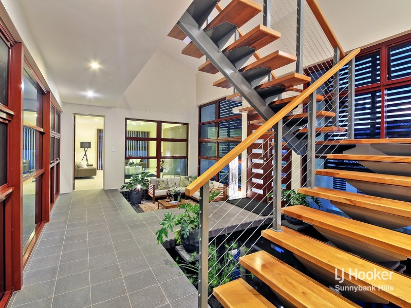 21 Azzure Street, Eight Mile Plains QLD 4113