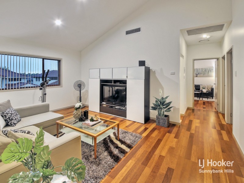 21 Azzure Street, Eight Mile Plains QLD 4113