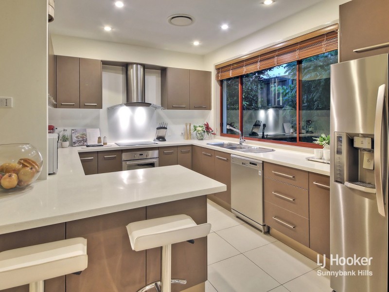 21 Azzure Street, Eight Mile Plains QLD 4113