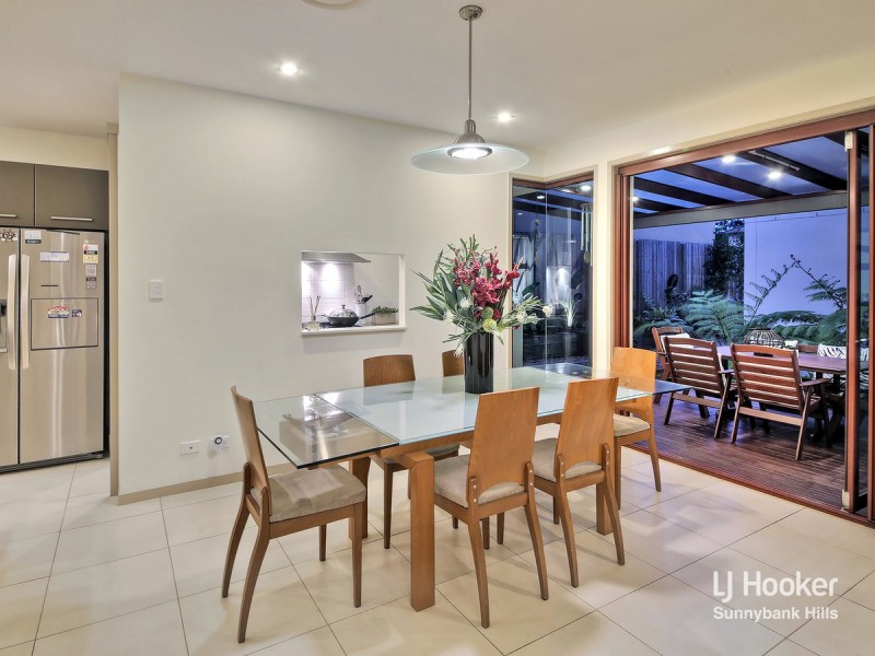 21 Azzure Street, Eight Mile Plains QLD 4113