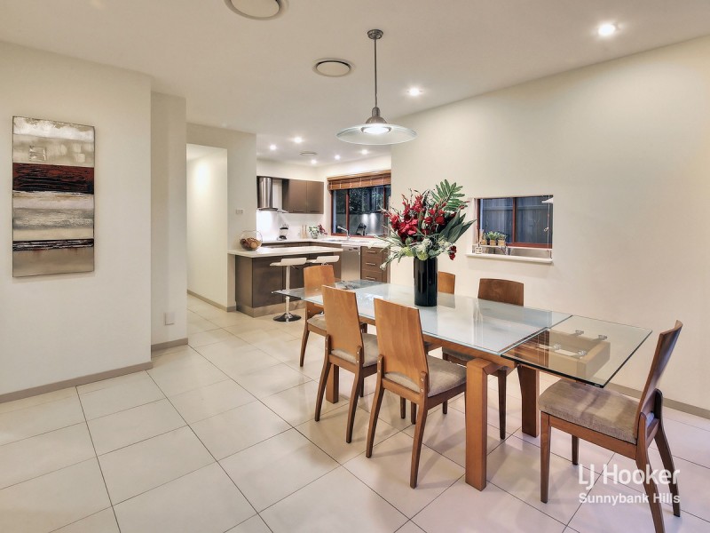 21 Azzure Street, Eight Mile Plains QLD 4113