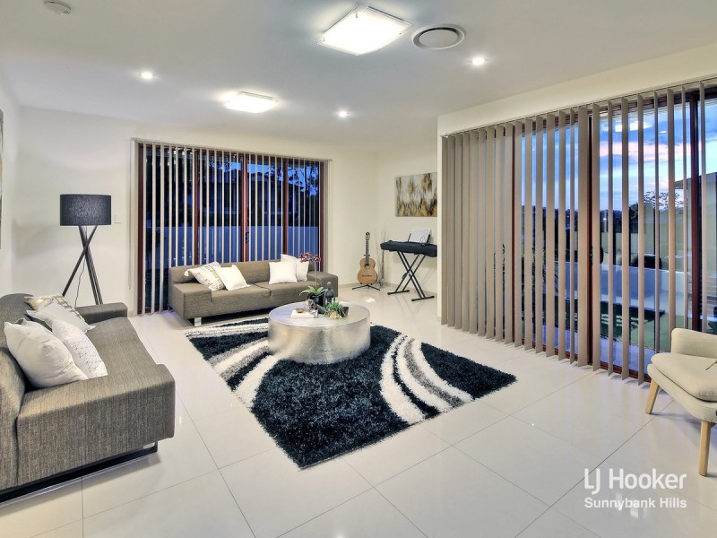 21 Azzure Street, Eight Mile Plains QLD 4113