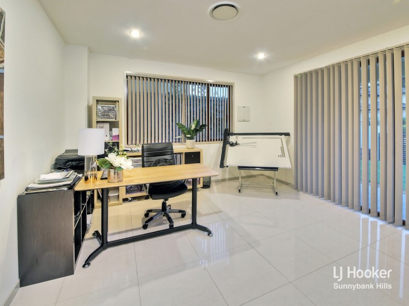 21 Azzure Street, Eight Mile Plains QLD 4113