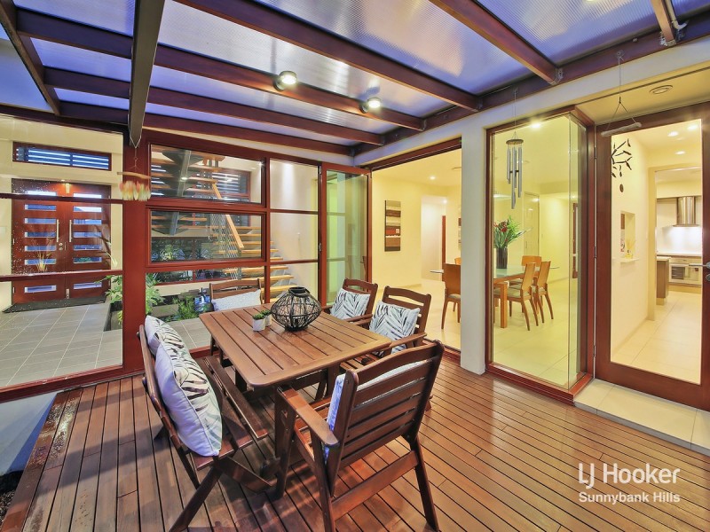 21 Azzure Street, Eight Mile Plains QLD 4113