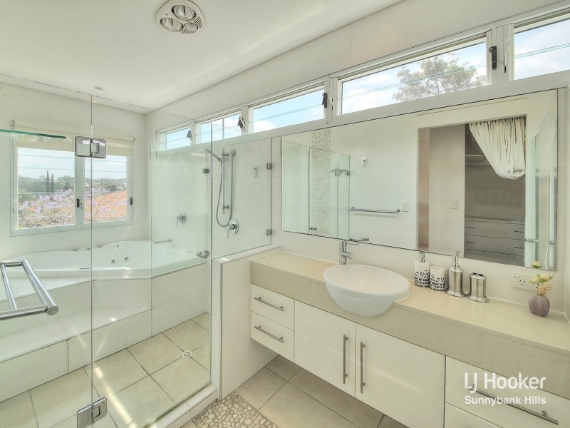 8 Silverbirch Close, Eight Mile Plains QLD 4113