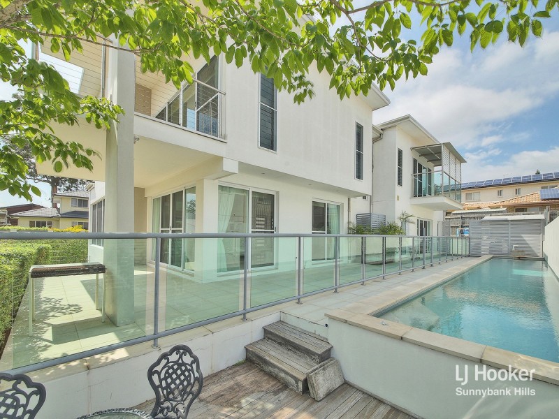 8 Silverbirch Close, Eight Mile Plains QLD 4113