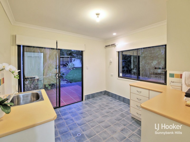 9 Autumn Close, Calamvale QLD 4116