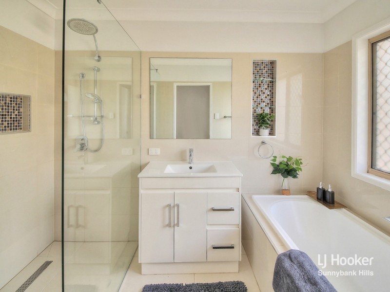 4 Glenlee Place, Parkinson QLD 4115