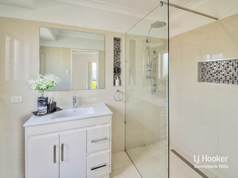 4 Glenlee Place, Parkinson QLD 4115