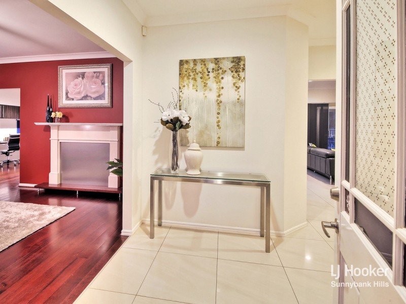 8 Poets Place, Parkinson QLD 4115