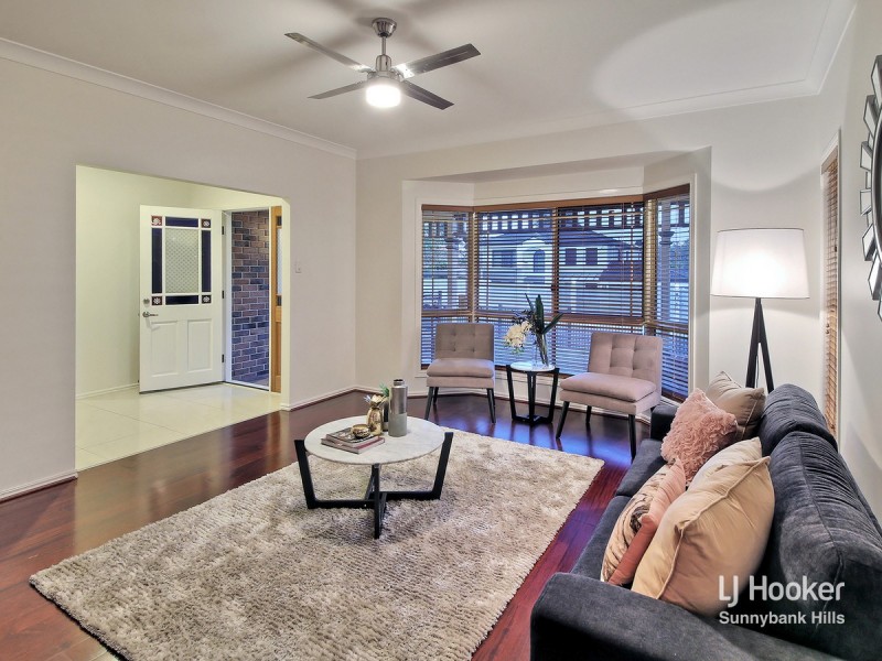8 Poets Place, Parkinson QLD 4115