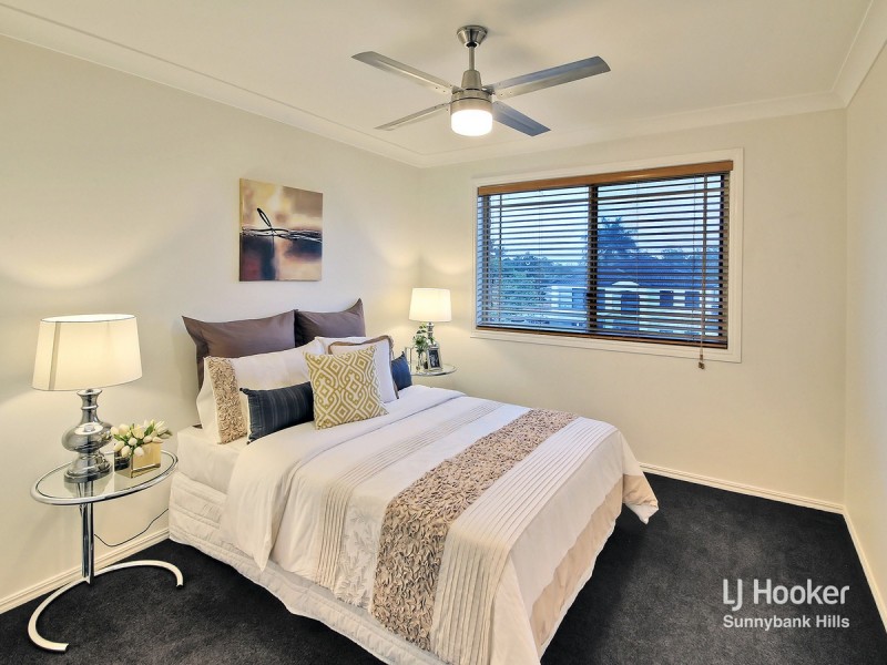 8 Poets Place, Parkinson QLD 4115