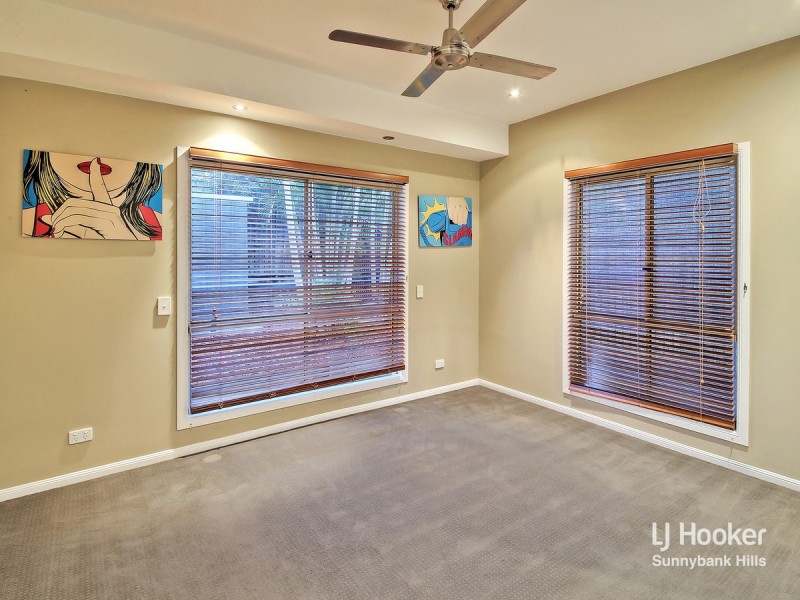 8 Poets Place, Parkinson QLD 4115