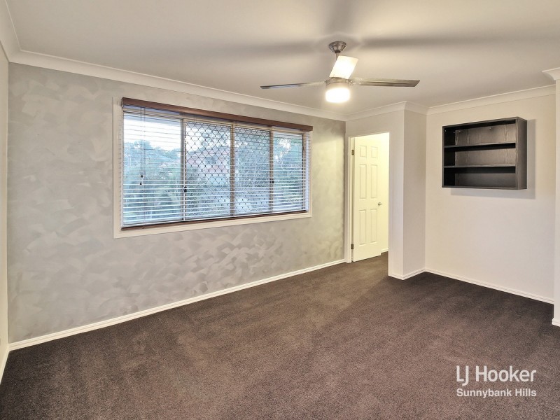 8 Poets Place, Parkinson QLD 4115