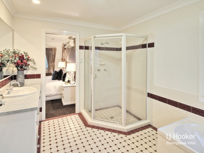 8 Poets Place, Parkinson QLD 4115