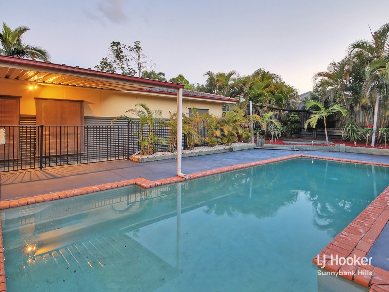 8 Poets Place, Parkinson QLD 4115