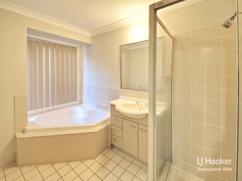 26 Greenlaw Place, Eight Mile Plains QLD 4113