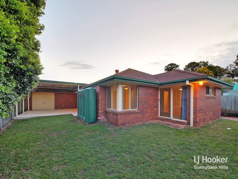 26 Greenlaw Place, Eight Mile Plains QLD 4113