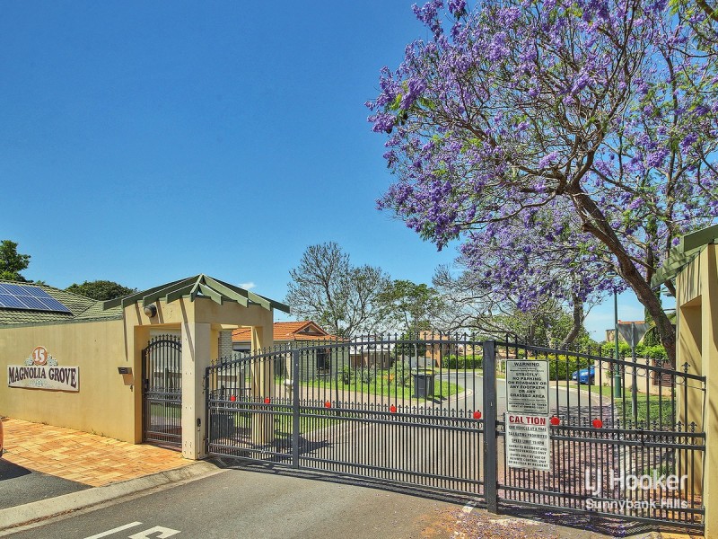 8 Magnolia Grove, Robertson QLD 4109