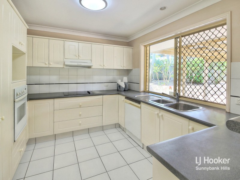 313 Warrigal Road, Eight Mile Plains QLD 4113