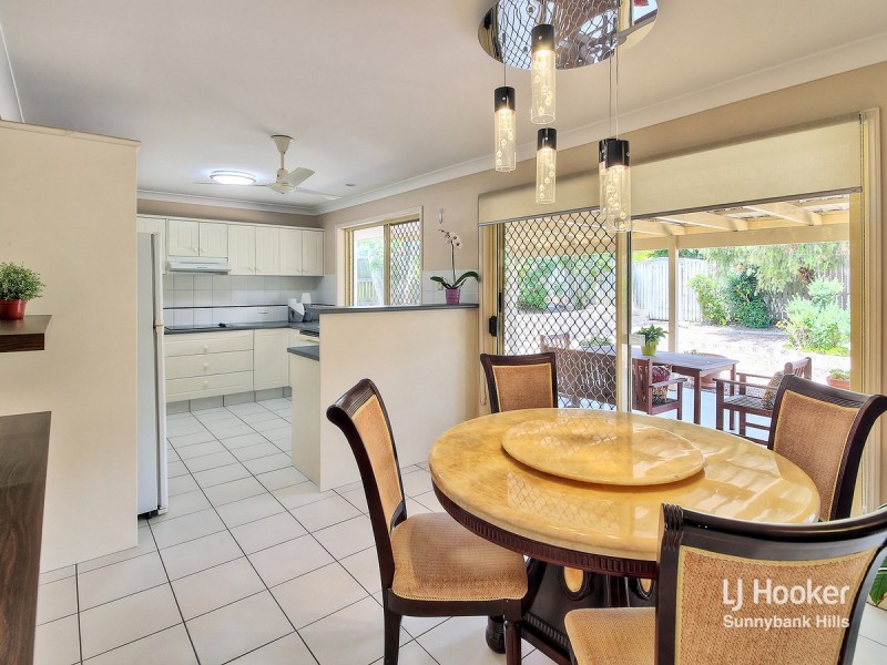 313 Warrigal Road, Eight Mile Plains QLD 4113