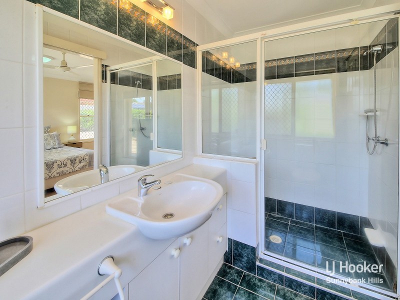 313 Warrigal Road, Eight Mile Plains QLD 4113