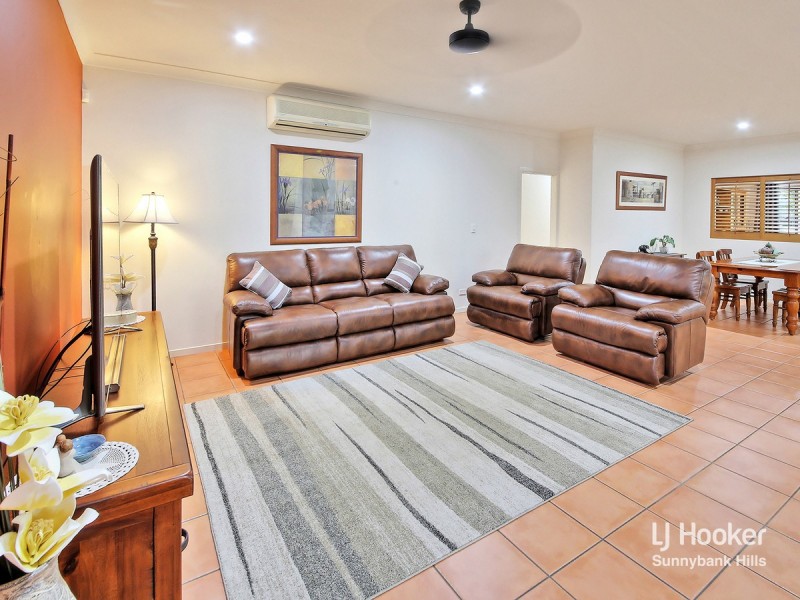 24 Finke Close, Parkinson QLD 4115