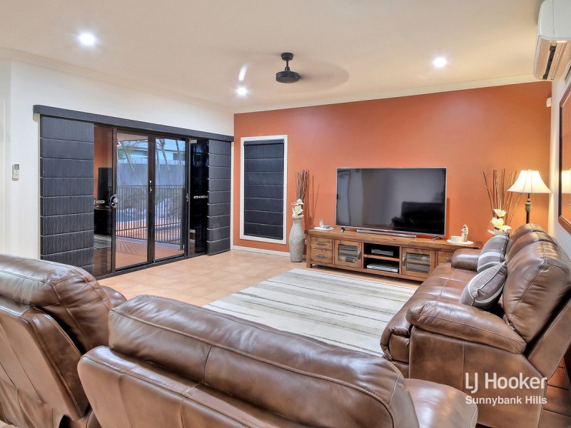 24 Finke Close, Parkinson QLD 4115