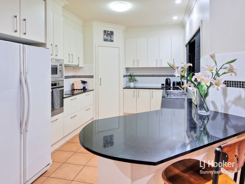 24 Finke Close, Parkinson QLD 4115