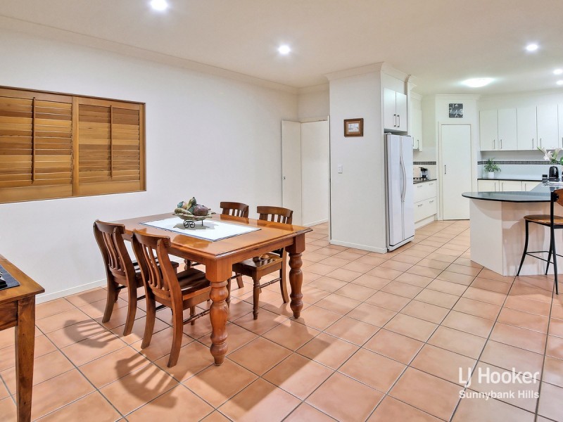 24 Finke Close, Parkinson QLD 4115