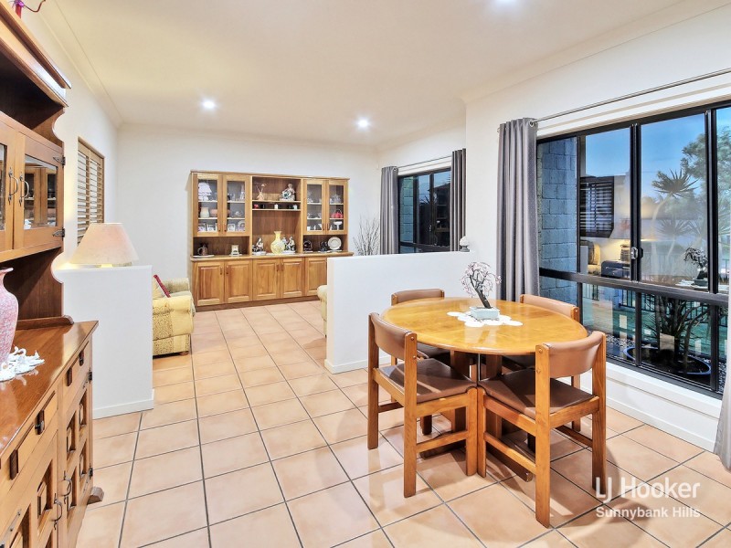 24 Finke Close, Parkinson QLD 4115