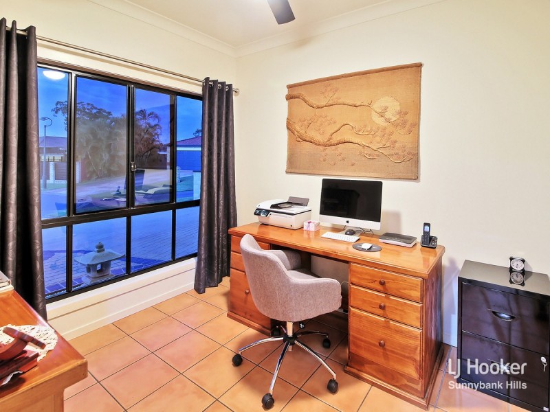 24 Finke Close, Parkinson QLD 4115