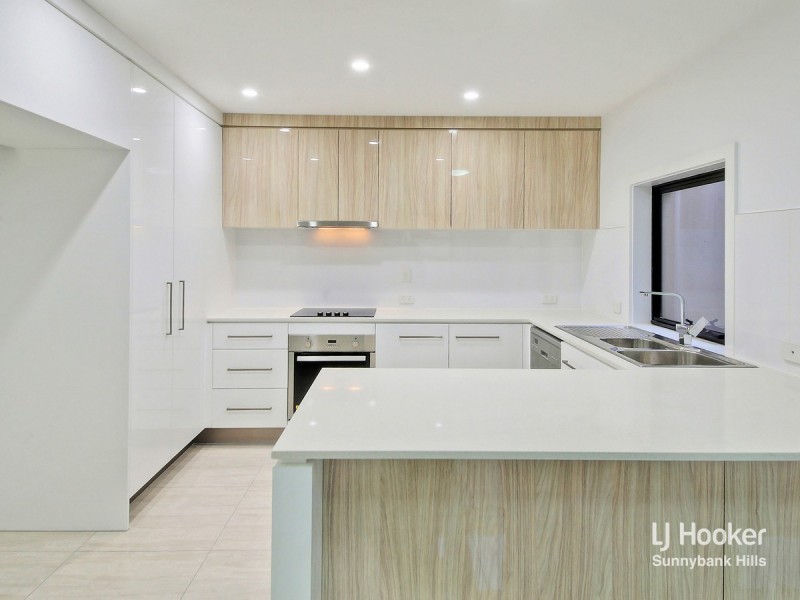 18/819 Creek Road, Carindale QLD 4152