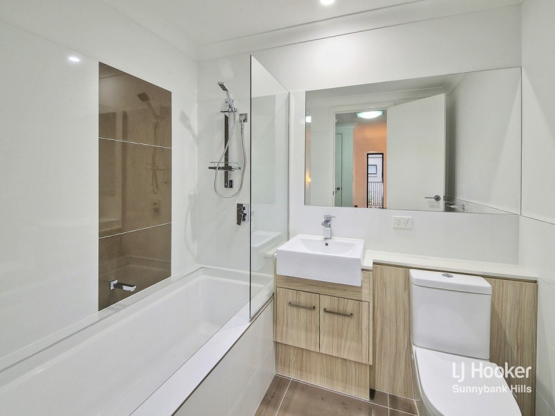 18/819 Creek Road, Carindale QLD 4152